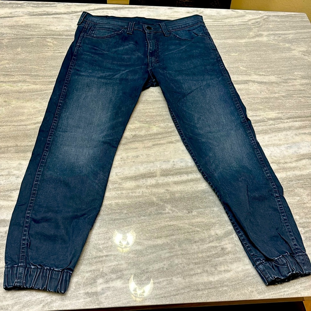 Men’s black Levi strauss & co ,original riveted , W34-L30 513TM